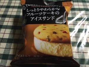 セブンイレブン フルーツケーキのアイスサンド